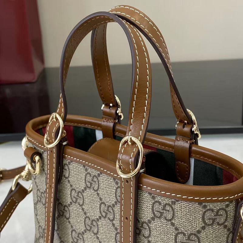 P960 - 855491_CM_1 12