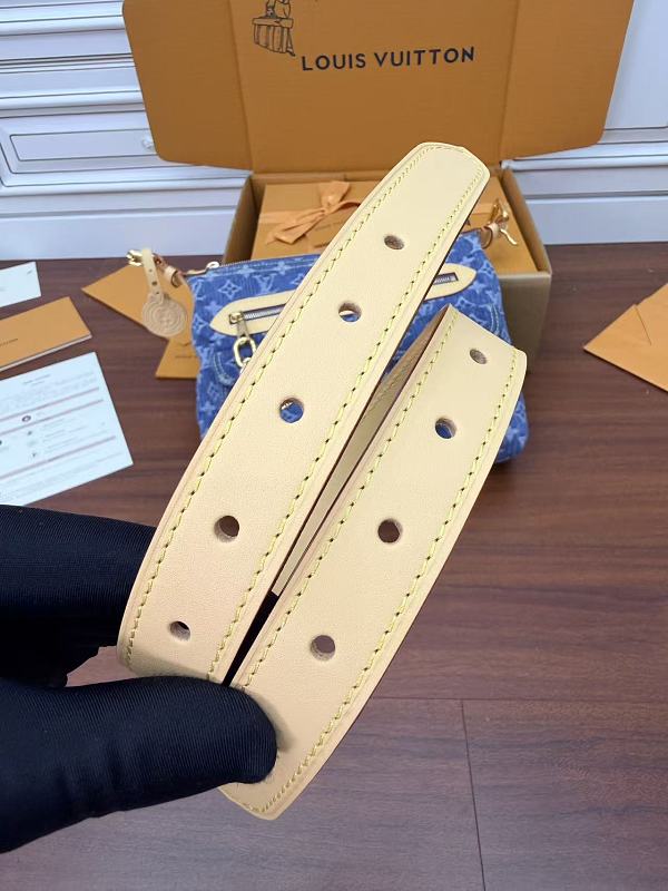 P1800 - 27329 17